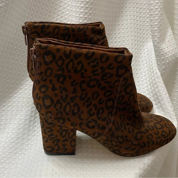 NEW W/O BOX LOFT Leopard Ankle Booties - Picture 3 of 7